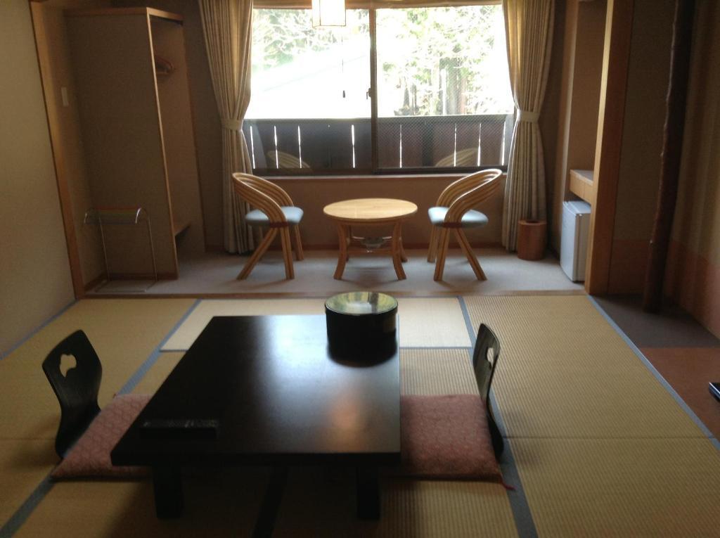 Bergtour Marukita Hotell Hakuba Eksteriør bilde